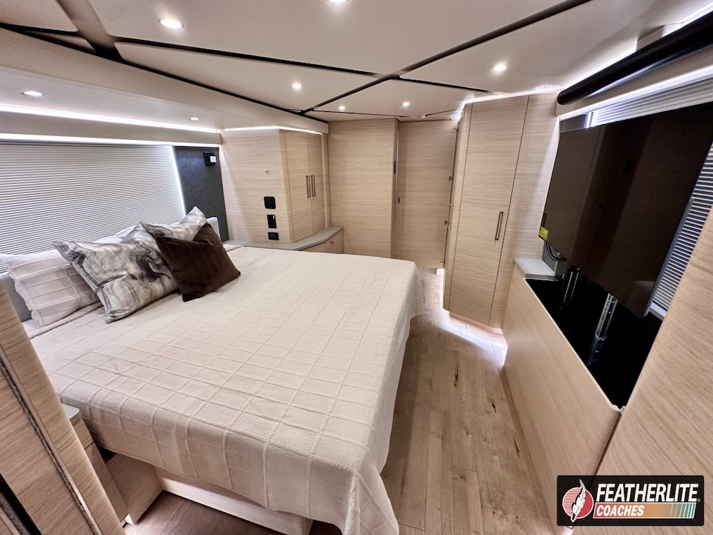 2026 Prevost Featherlite H3-45 For Sale